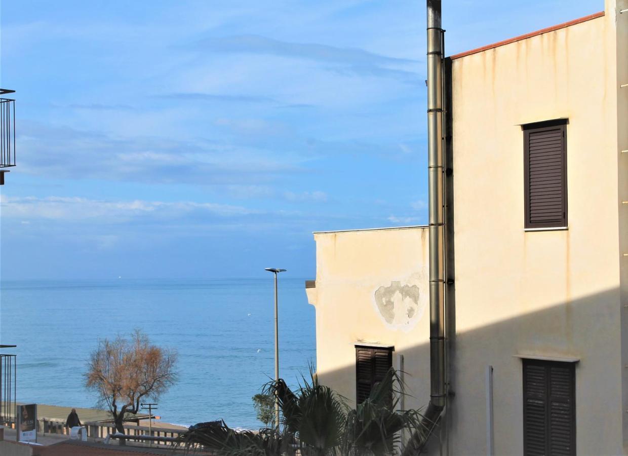 Dea Seaview Apartment Чефалу Екстериор снимка